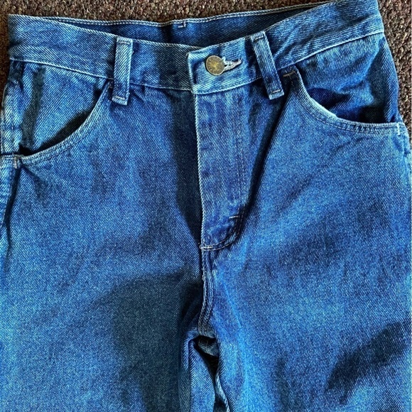 NWT Rustler boy’s relaxed fit. Very durable. Just a great looking pair of jeans. - Picture 3 of 7